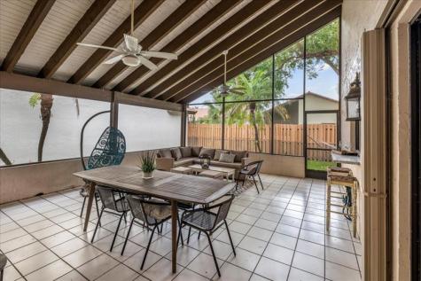 2164 Montpeliar Weston FL 33326