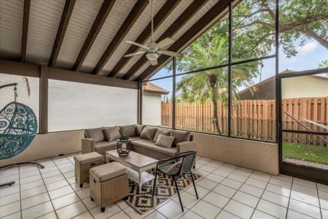 2164 Montpeliar Weston FL 33326