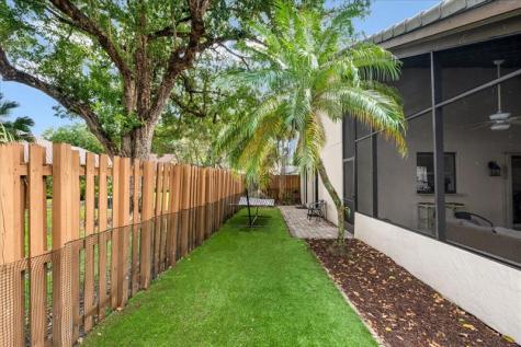 2164 Montpeliar Weston FL 33326