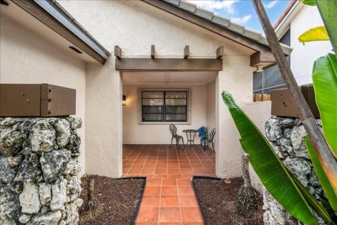 2164 Montpeliar Weston FL 33326