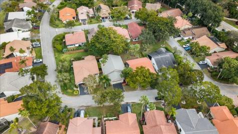 2164 Montpeliar Weston FL 33326