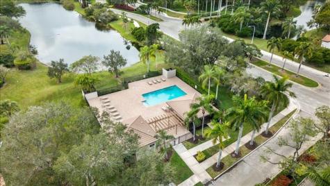 2164 Montpeliar Weston FL 33326