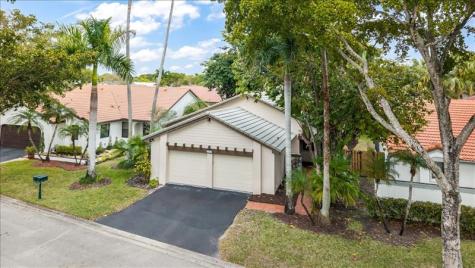 2164 Montpeliar Weston FL 33326