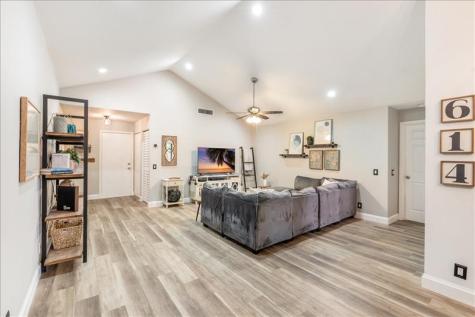 2164 Montpeliar Weston FL 33326