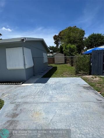 1611 NE 32 Street Pompano Beach FL 33064