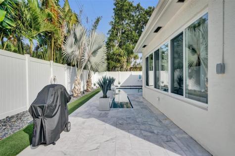 2129 NE 62nd Street Fort Lauderdale FL 33308