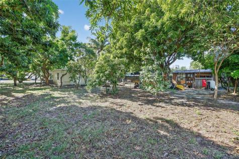 617 NW 43rd Court Oakland Park FL 33309