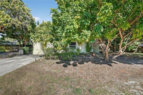 617 NW 43rd Court Oakland Park FL 33309