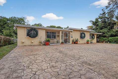 641 NE 140th Street North Miami FL 33161