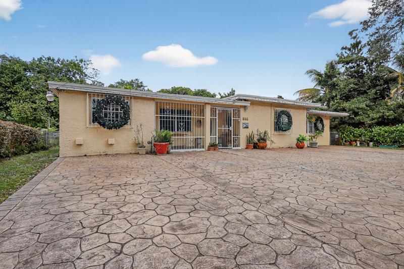 641 NE 140th Street North Miami FL 33161
