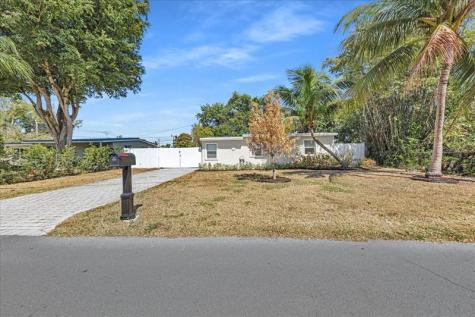 305 NE 8th Street Pompano Beach FL 33060