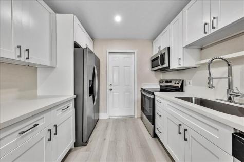 305 NE 8th Street Pompano Beach FL 33060