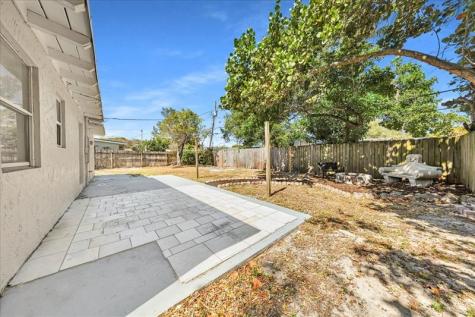 305 NE 8th Street Pompano Beach FL 33060