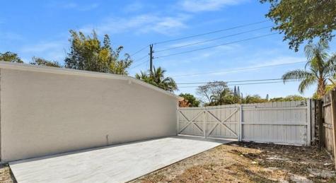 305 NE 8th Street Pompano Beach FL 33060