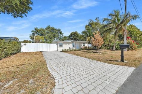 305 NE 8th Street Pompano Beach FL 33060