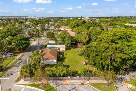 823 NW 3rd Street Pompano Beach FL 33060