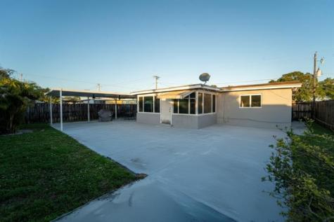 2501 NW 84th Way Sunrise FL 33322