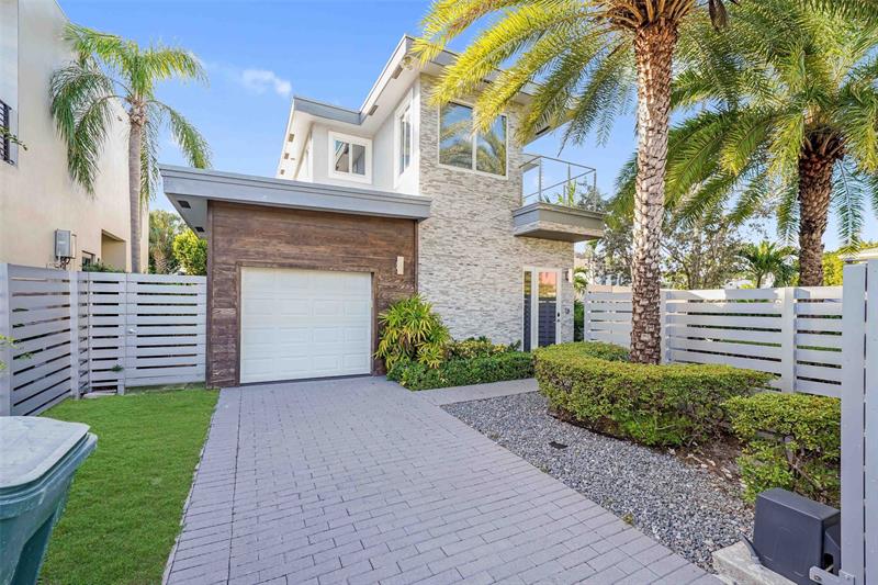 743 NE 17th Way Fort Lauderdale FL 33304