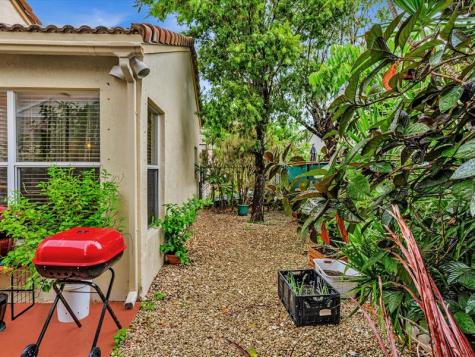 5843 Eagle Cay Terrace Coconut Creek FL 33073