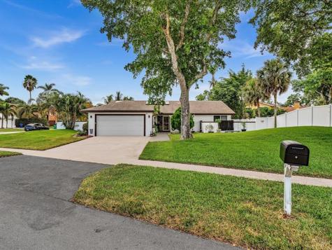 4201 NW 73rd Avenue Lauderhill FL 33319