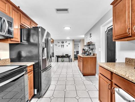 4201 NW 73rd Avenue Lauderhill FL 33319