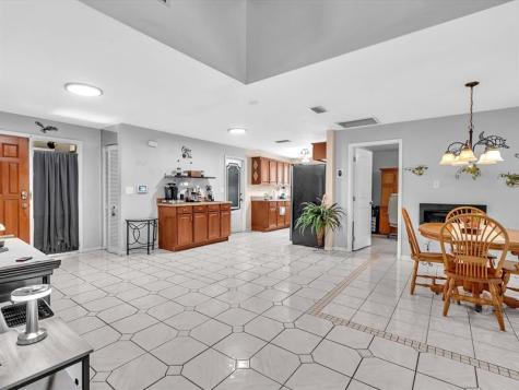 4201 NW 73rd Avenue Lauderhill FL 33319