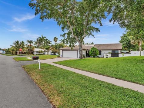 4201 NW 73rd Avenue Lauderhill FL 33319