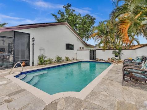 4201 NW 73rd Avenue Lauderhill FL 33319