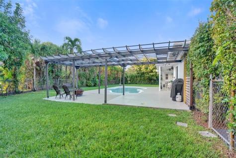 2400 NW 105th Terrace Coral Springs FL 33065