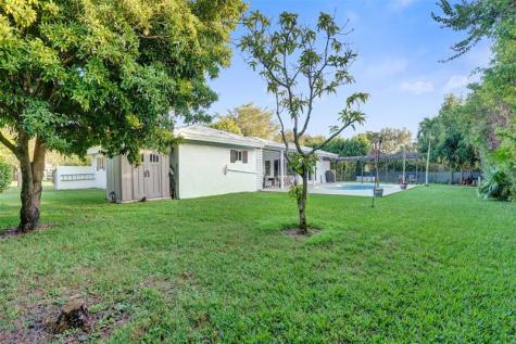 2400 NW 105th Terrace Coral Springs FL 33065