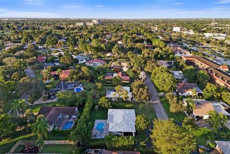2400 NW 105th Terrace Coral Springs FL 33065