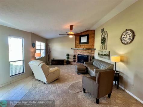 352 SW 85th Avenue Okeechobee FL 34974