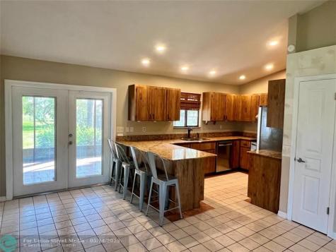 352 SW 85th Avenue Okeechobee FL 34974