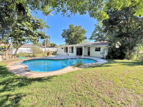 661 Palmetto Drive Coconut Creek FL 33066