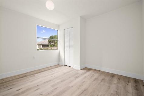 461 SW Meadow Terrace Port St Lucie FL 34984