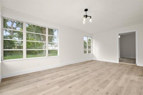 461 SW Meadow Terrace Port St Lucie FL 34984