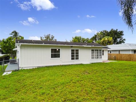 461 SW Meadow Terrace Port St Lucie FL 34984