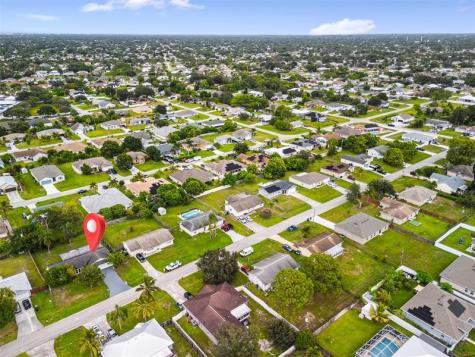 461 SW Meadow Terrace Port St Lucie FL 34984