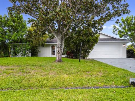 461 SW Meadow Terrace Port St Lucie FL 34984