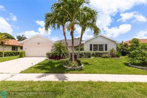 10821 Greentrail Drive Boynton Beach FL 33436