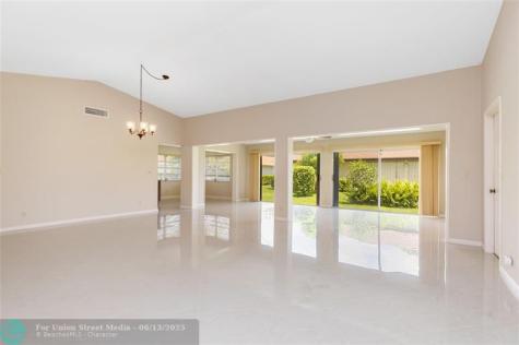 10821 Greentrail Drive Boynton Beach FL 33436