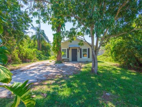 1325 17TH Court Vero Beach FL 32962