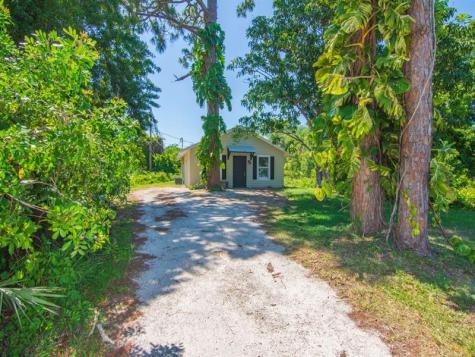 1325 17TH Court Vero Beach FL 32962