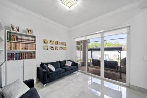 4916 SW 38th Way Hollywood FL 33312