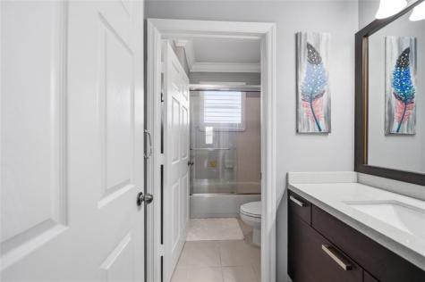 4916 SW 38th Way Hollywood FL 33312