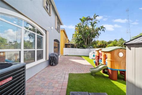 4916 SW 38th Way Hollywood FL 33312