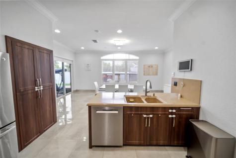 4916 SW 38th Way Hollywood FL 33312