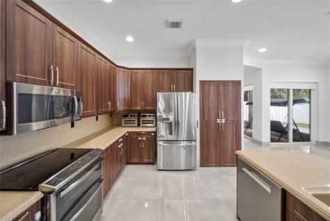4916 SW 38th Way Hollywood FL 33312