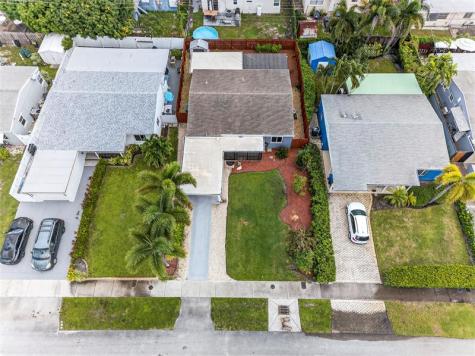 5272 NE 4th Terrace Fort Lauderdale FL 33334