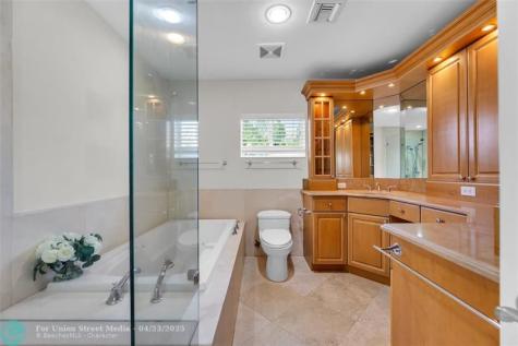 2840 NE 26th Court Fort Lauderdale FL 33306